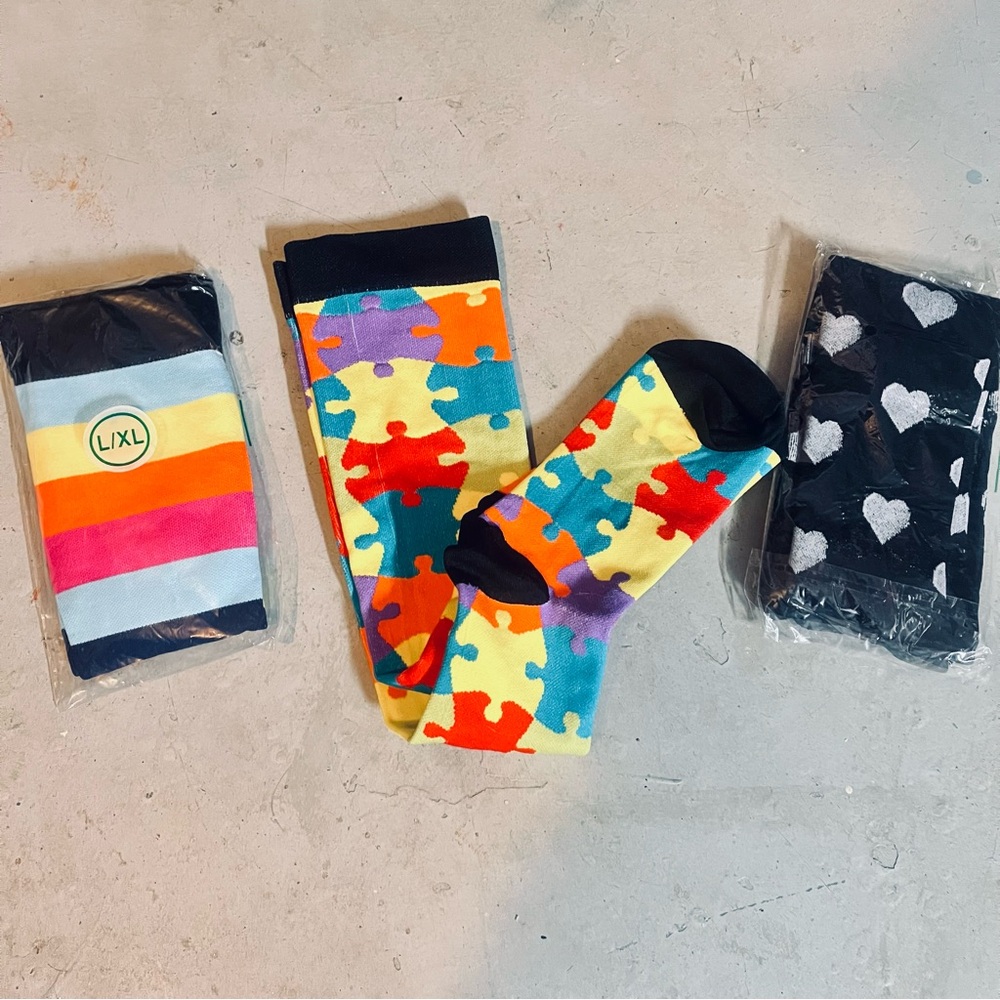 Compression Socks in Fun Patterns; Size L/XL - Picture 2 of 3